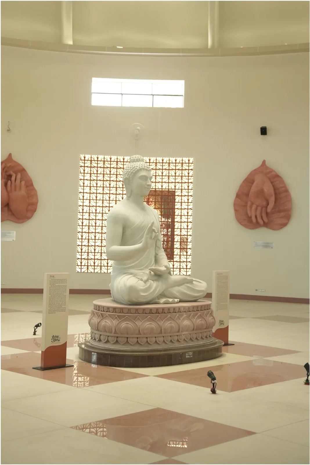 The Buddha statue in the hall, seen from the right